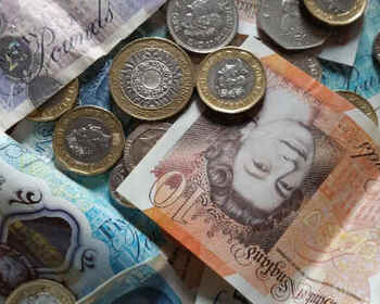 images/blogpost_uk-economy-2025-beyond_th.jpg